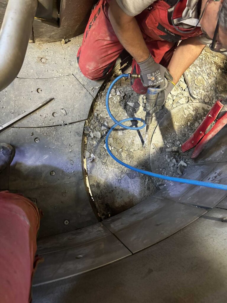 2025.08.25---Reparatur-Mischer-+-Trichter---A233584-(30)