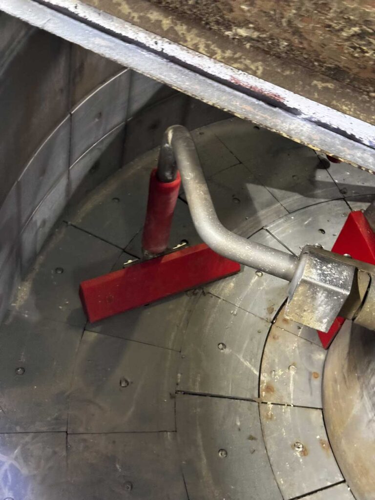 2025.08.25---Reparatur-Mischer-+-Trichter---A233584-(42)